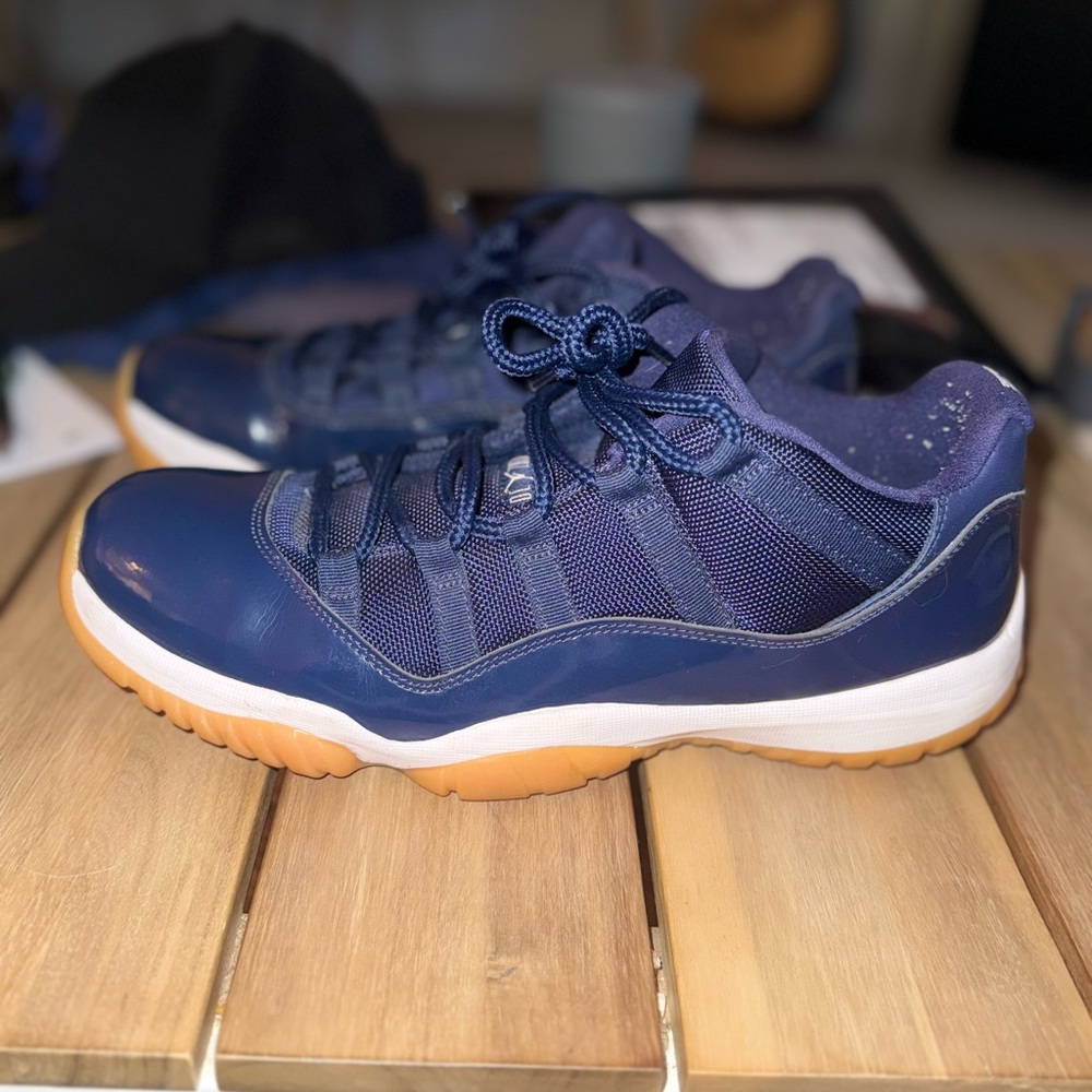 Jordan Retro 11 Lows in Navy and Gum